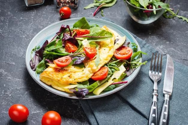 Ile kalorii ma omlet z 3 jaj? Zaskakujące różnice w kaloriach! Ile kalorii ma omlet z 3 jaj? Zaskakujące różnice w kaloriach!