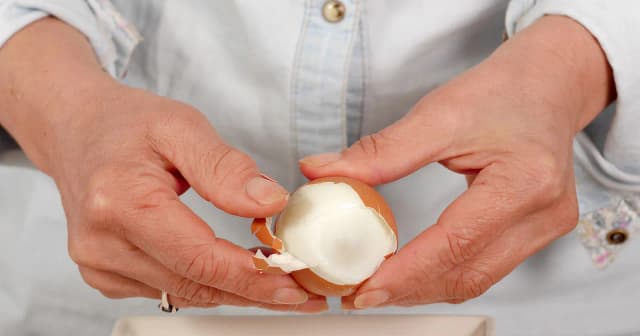 Czy jajka podnoszą cholesterol? Prawda o wpływie na zdrowie Czy jajka podnoszą cholesterol? Prawda o wpływie na zdrowie