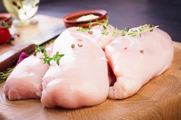 Ile kalorii ma pieczona pierś z kurczaka? Zaskakujące wartości odżywcze Ile kalorii ma pieczona pierś z kurczaka? Zaskakujące wartości odżywcze