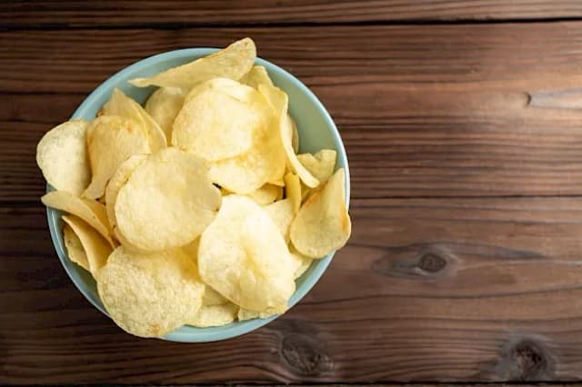 Ile kalorii mają chipsy Lay's? Zaskakujące dane, które musisz znać Ile kalorii mają chipsy Lay's? Zaskakujące dane, które musisz znać