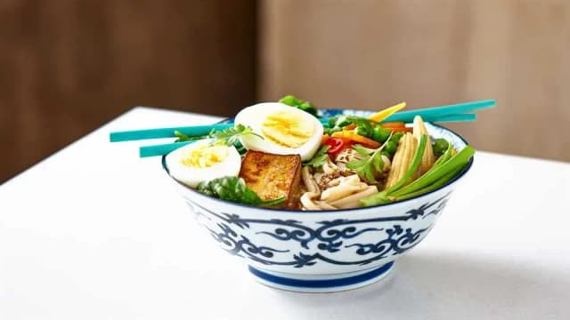 Jak zrobić ramen wegetariański – prosty przepis na zdrowy posiłek Jak zrobić ramen wegetariański – prosty przepis na zdrowy posiłek